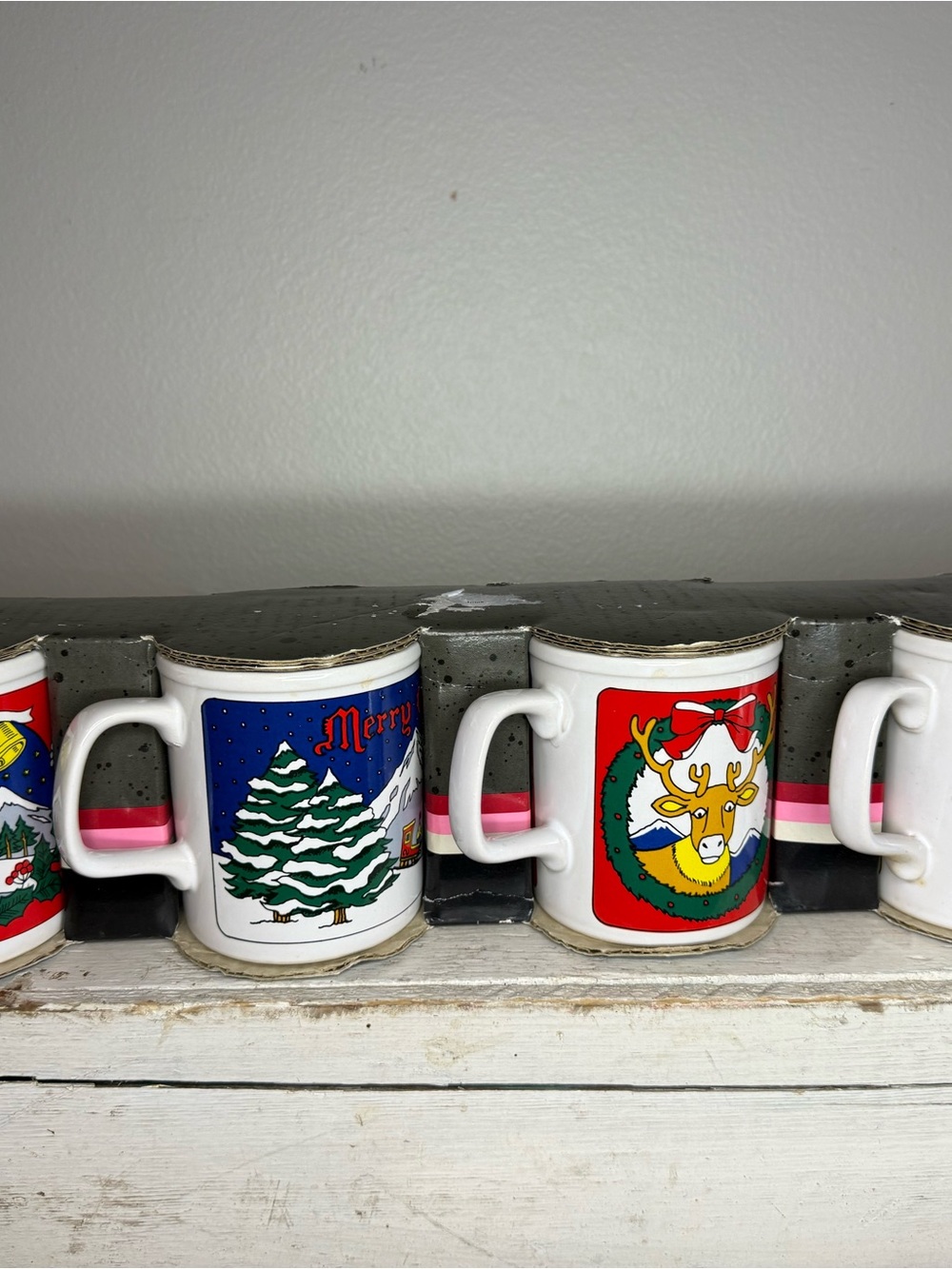 NOS Wal-Mart Japan 11oz Stoneware 4 pc. Christmas Mug Set, MCM Holiday
